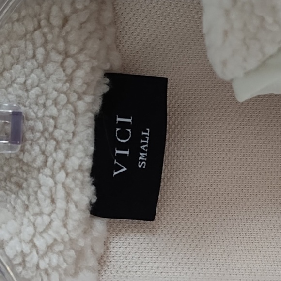 Vici Size Small Snap Front Fuzzy Coat NWOT - Picture 2 of 6